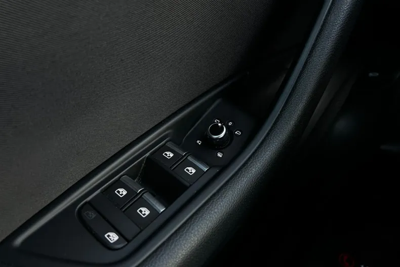 Audi A4 din 2020 cu 170.635 km - oferta AUD145401 - foto 27