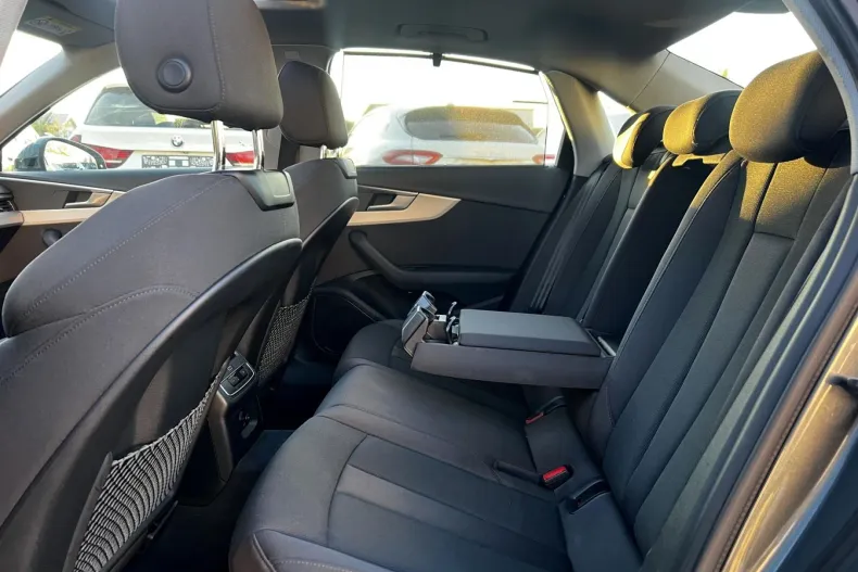 Audi A4 din 2020 cu 170.635 km - oferta AUD145401 - foto 32