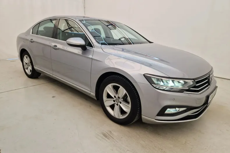 Volkswagen Passat din 2020 cu 64.667 km - oferta VOL145412 - foto 4