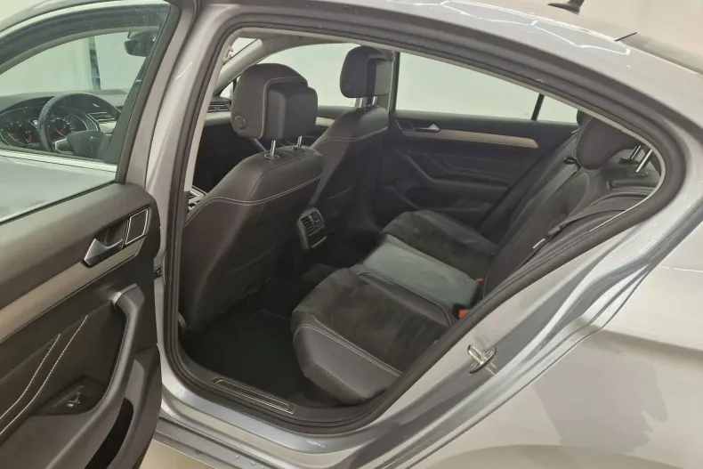 Volkswagen Passat din 2020 cu 64.667 km - oferta VOL145412 - foto 9