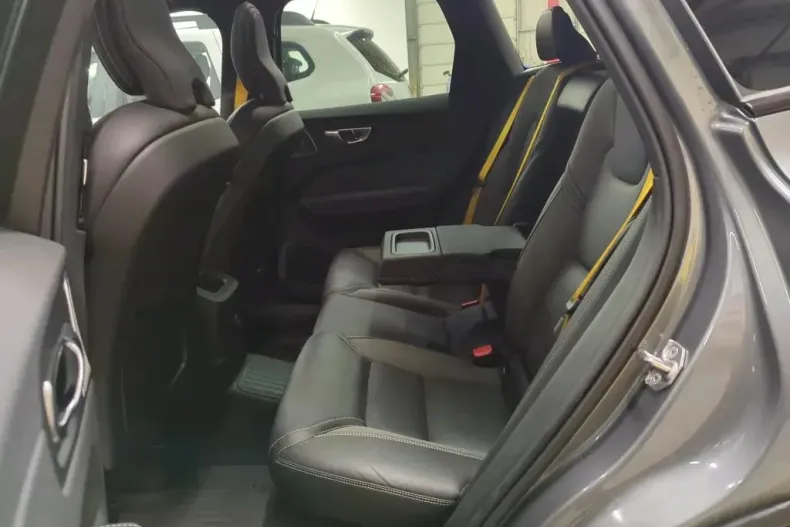 Volvo XC60 din 2021 cu 102.819 km - oferta VOL145415 - foto 6