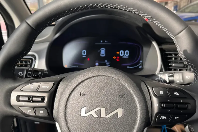 Kia Stonic din 2025 cu 1 km - oferta KIA145422 - foto 9