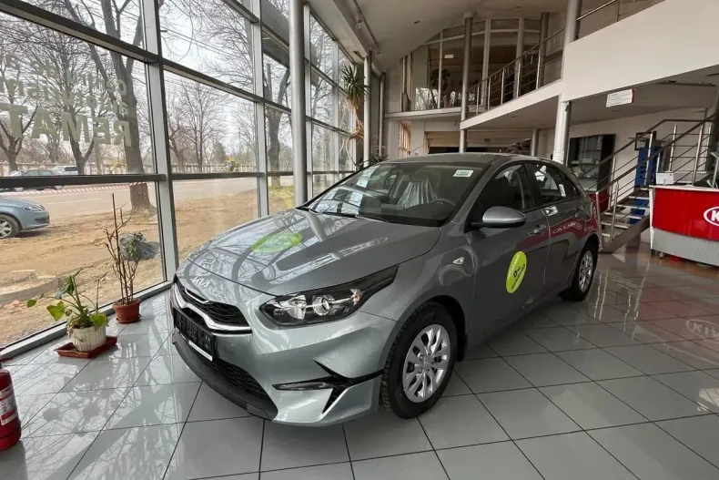 Kia Ceed din 2024 cu 1 km - oferta KIA145428 - foto 1