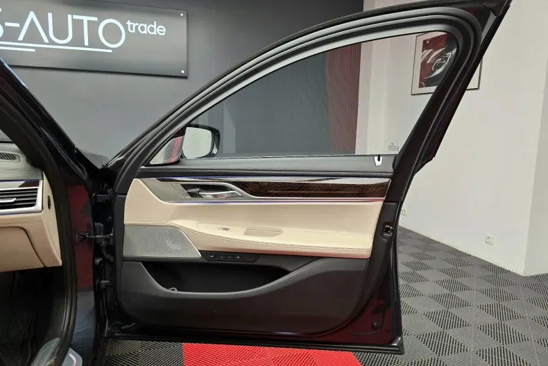 BMW Seria 7 din 2019 cu 132.000 km - oferta BMW145431 - foto 17