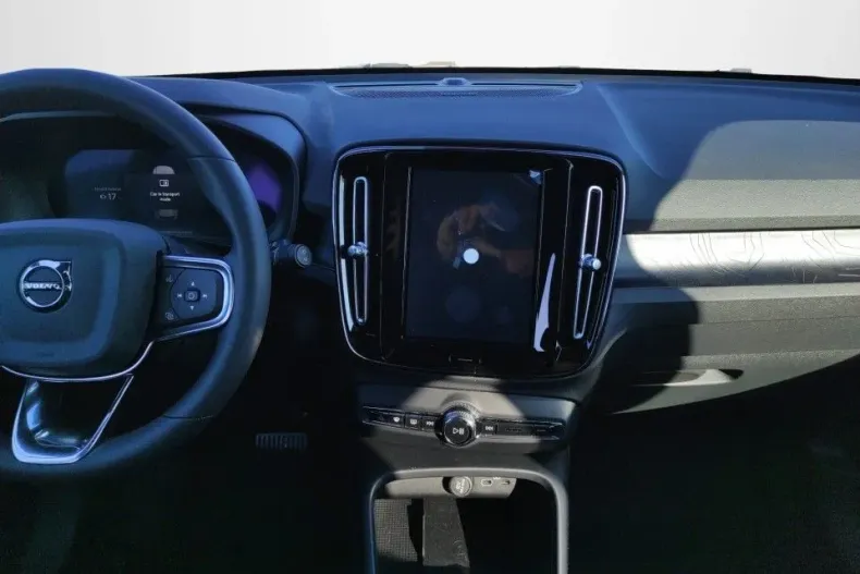 Volvo XC40 din 2025 cu 7 km - oferta VOL145441 - foto 12