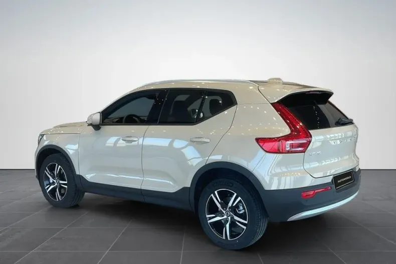 Volvo XC40 din 2025 cu 1 km - oferta VOL145442 - foto 4