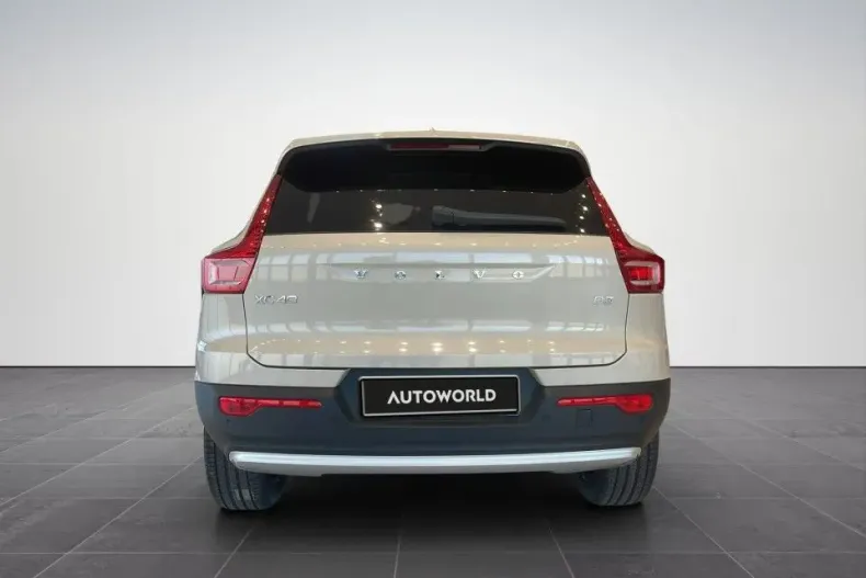 Volvo XC40 din 2025 cu 1 km - oferta VOL145442 - foto 6