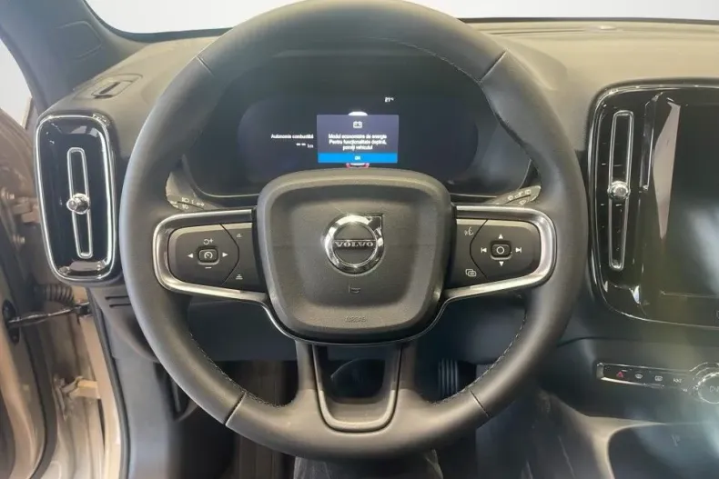 Volvo XC40 din 2025 cu 1 km - oferta VOL145442 - foto 12