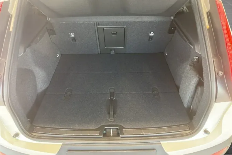 Volvo XC40 din 2025 cu 1 km - oferta VOL145442 - foto 19