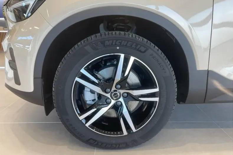Volvo XC40 din 2025 cu 1 km - oferta VOL145442 - foto 22
