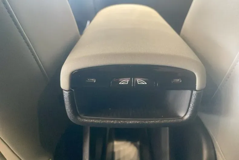 Volvo EX30 din 2025 cu 10 km - oferta VOL145443 - foto 13