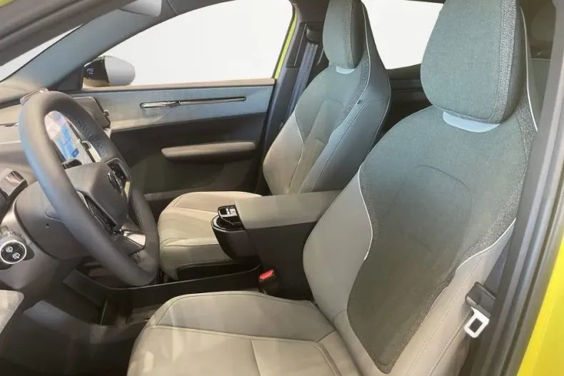 Volvo EX30 din 2025 cu 10 km - oferta VOL145443 - foto 14