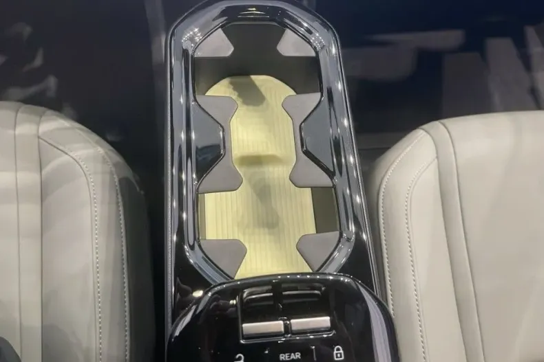 Volvo EX30 din 2025 cu 10 km - oferta VOL145443 - foto 19