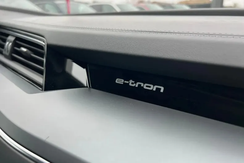 Audi e-tron din 2020 cu 106.422 km - oferta AUD145464 - foto 25