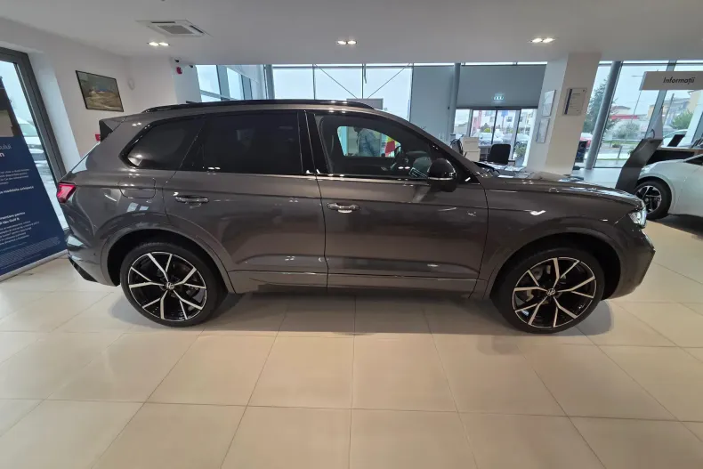 Volkswagen Touareg din 2025 cu 5 km - oferta VOL145484 - foto 4