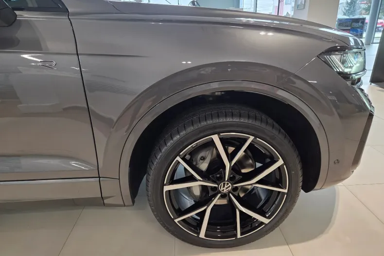 Volkswagen Touareg din 2025 cu 5 km - oferta VOL145484 - foto 8