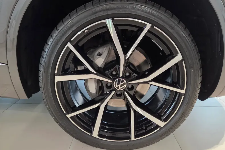 Volkswagen Touareg din 2025 cu 5 km - oferta VOL145484 - foto 9