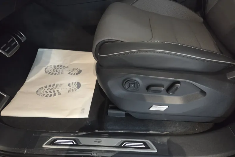 Volkswagen Touareg din 2025 cu 5 km - oferta VOL145484 - foto 15