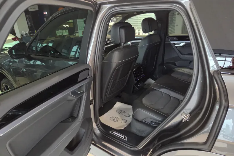Volkswagen Touareg din 2025 cu 5 km - oferta VOL145484 - foto 18