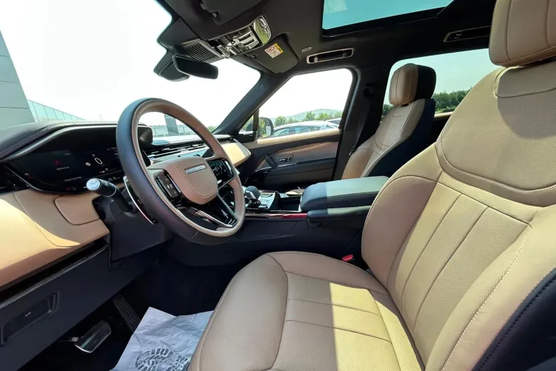 Land Rover Range Rover Sport din 2025 cu 3.960 km - oferta LAN145486 - foto 10