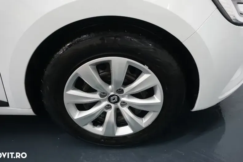 Renault Clio din 2022 cu 3.845 km - oferta REN145512 - foto 6