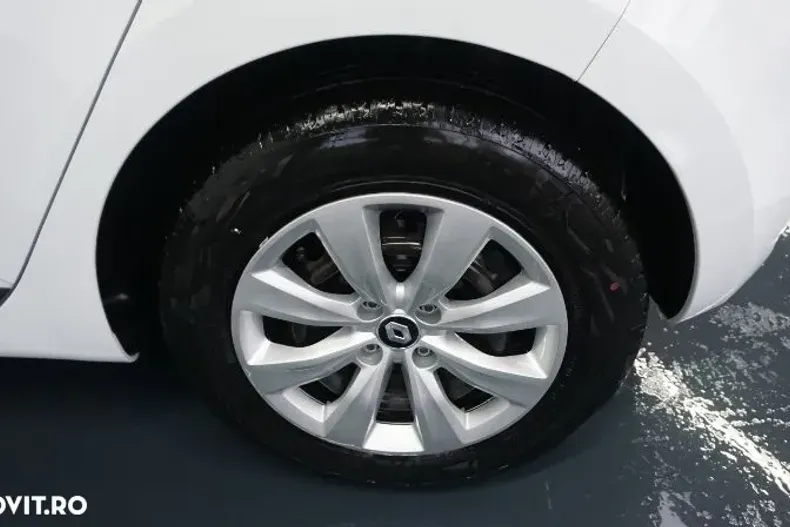 Renault Clio din 2022 cu 3.845 km - oferta REN145512 - foto 7