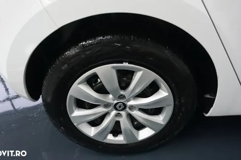 Renault Clio din 2022 cu 3.845 km - oferta REN145512 - foto 8