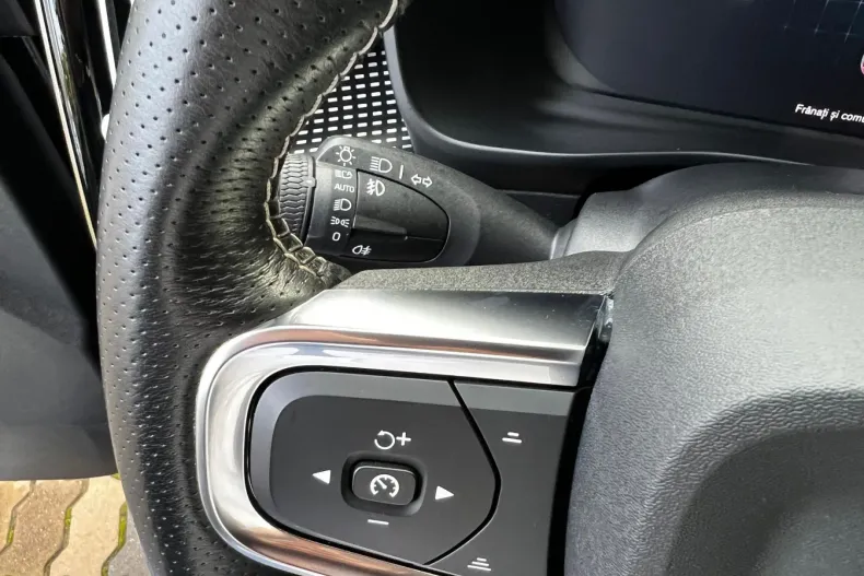 Volvo XC40 din 2021 cu 121.985 km - oferta VOL145514 - foto 22