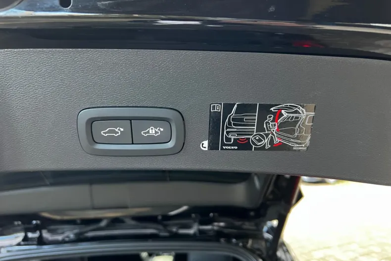 Volvo XC40 din 2021 cu 121.985 km - oferta VOL145514 - foto 38