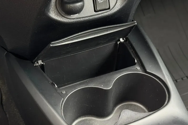 Toyota Yaris din 2019 cu 96.000 km - oferta TOY145527 - foto 22