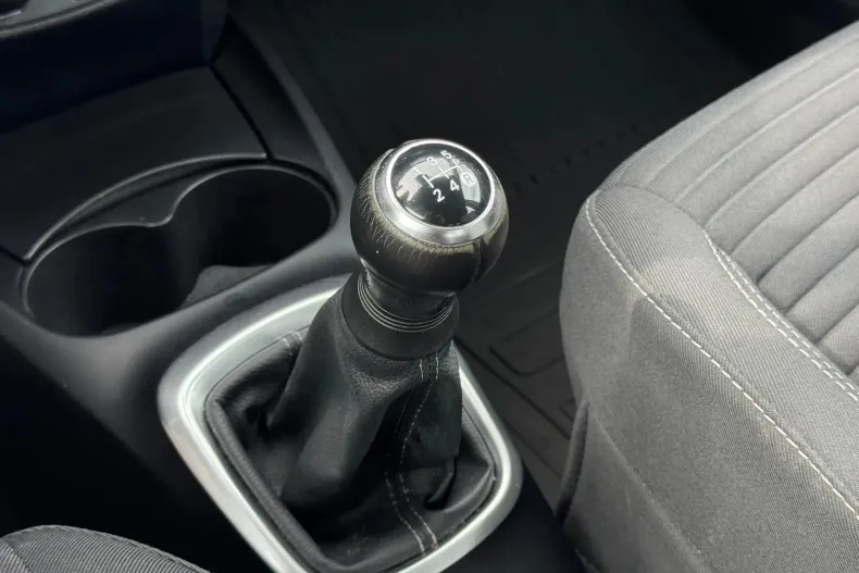 Toyota Yaris din 2019 cu 96.000 km - oferta TOY145527 - foto 28