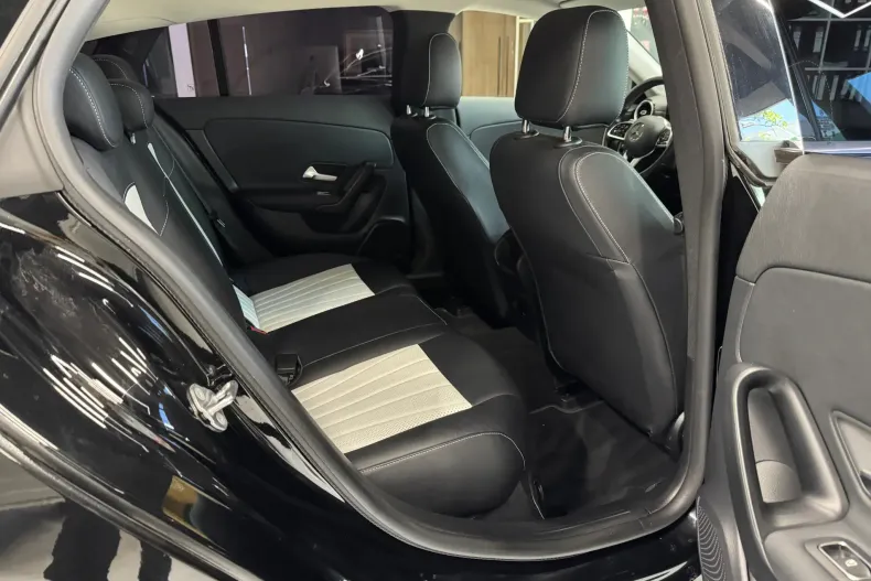 Mercedes-Benz CLA din 2022 cu 12.500 km - oferta MER145539 - foto 8