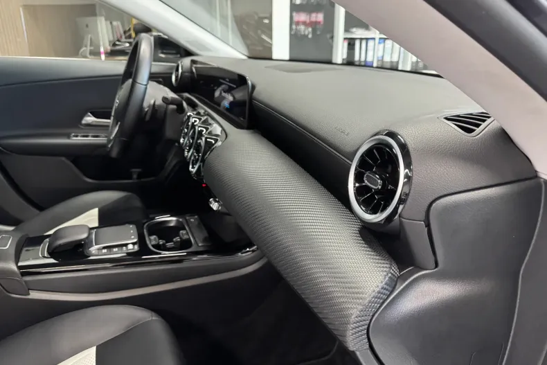 Mercedes-Benz CLA din 2022 cu 12.500 km - oferta MER145539 - foto 10