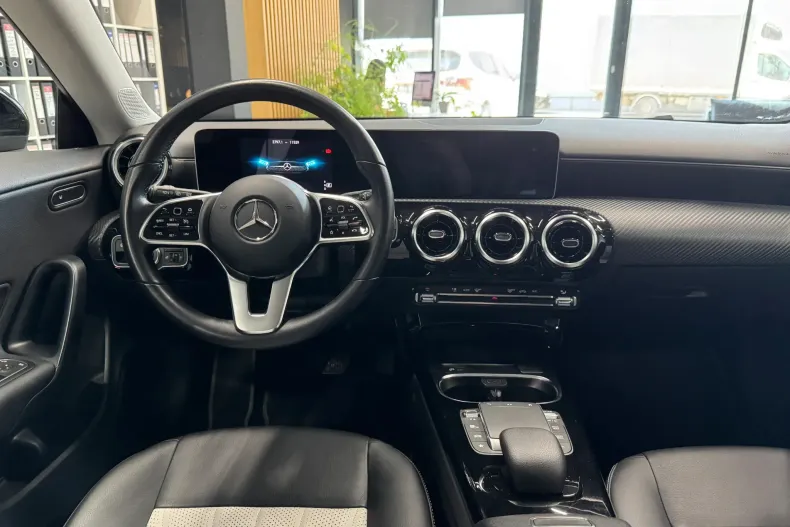 Mercedes-Benz CLA din 2022 cu 12.500 km - oferta MER145539 - foto 11