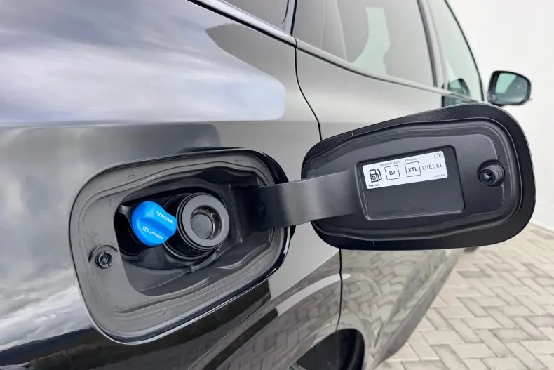 Volvo XC60 din 2023 cu 51.024 km - oferta VOL145543 - foto 7