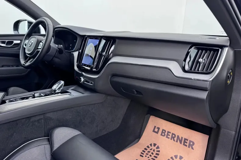 Volvo XC60 din 2023 cu 51.024 km - oferta VOL145543 - foto 21