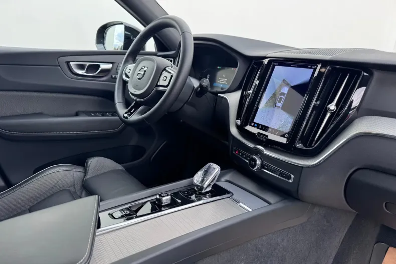 Volvo XC60 din 2023 cu 51.024 km - oferta VOL145543 - foto 22