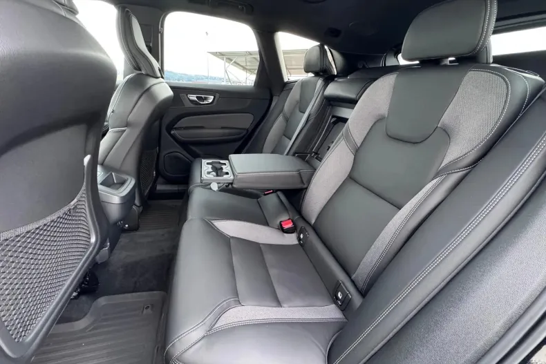 Volvo XC60 din 2023 cu 51.024 km - oferta VOL145543 - foto 24