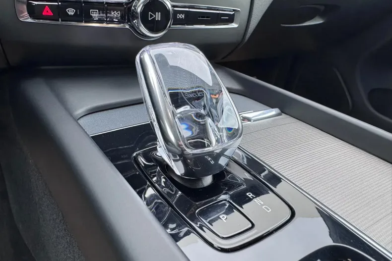 Volvo XC60 din 2023 cu 51.024 km - oferta VOL145543 - foto 28