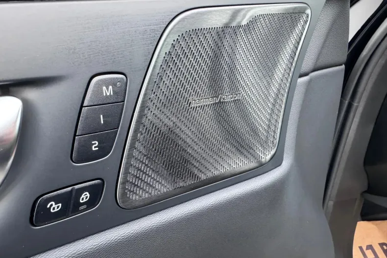 Volvo XC60 din 2023 cu 51.024 km - oferta VOL145543 - foto 30