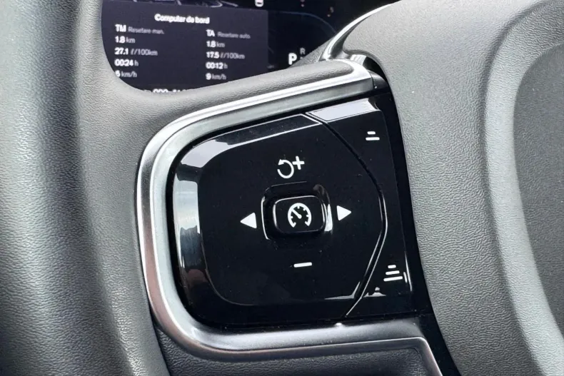 Volvo XC60 din 2023 cu 51.024 km - oferta VOL145543 - foto 38