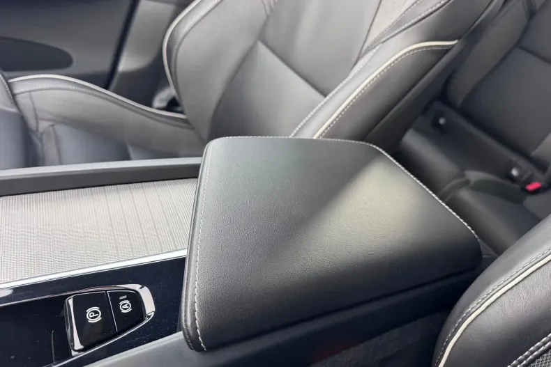 Volvo XC60 din 2023 cu 51.024 km - oferta VOL145543 - foto 40