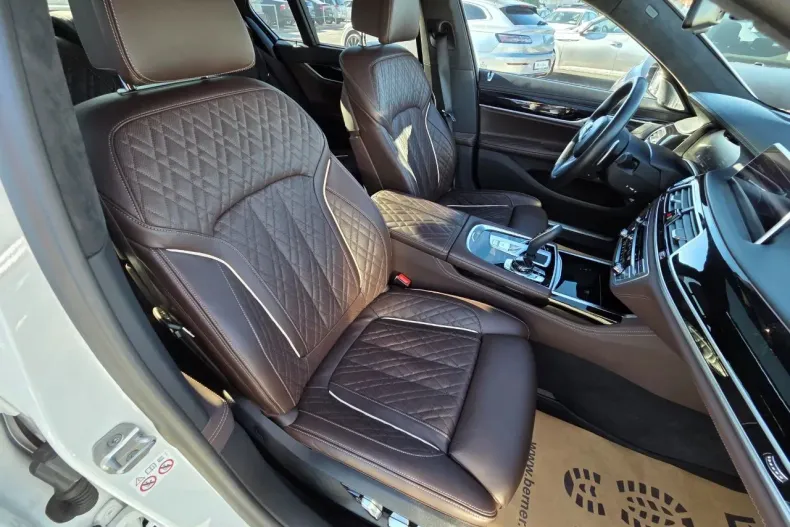 BMW Seria 7 din 2022 cu 31.083 km - oferta BMW145544 - foto 19