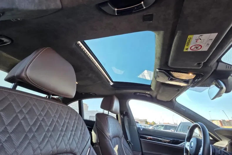 BMW Seria 7 din 2022 cu 31.083 km - oferta BMW145544 - foto 31