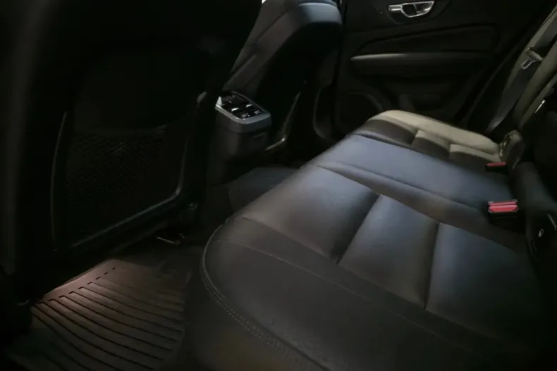 Volvo S60 din 2019 cu 87.506 km - oferta VOL145548 - foto 30