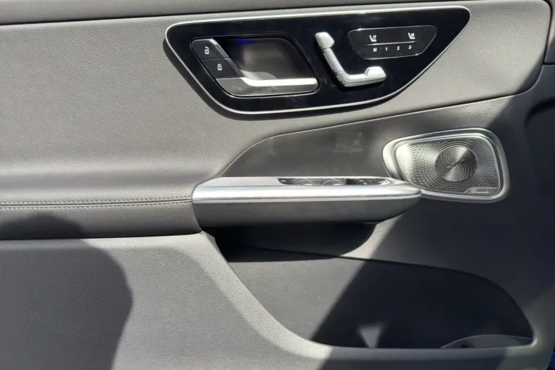 Mercedes-Benz GLC 400 din 2024 cu 13.347 km - oferta MER145553 - foto 12