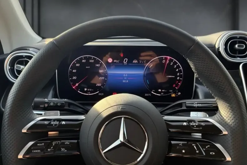 Mercedes-Benz GLC 400 din 2024 cu 8.612 km - oferta MER145556 - foto 9