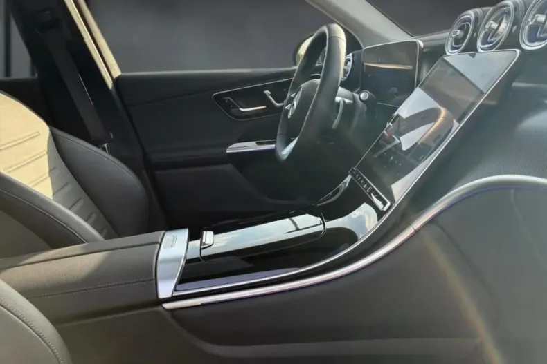 Mercedes-Benz GLC 400 din 2024 cu 8.612 km - oferta MER145556 - foto 17