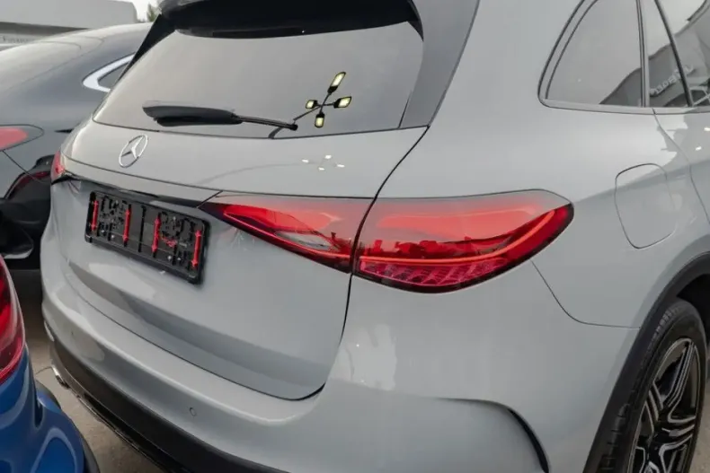 Mercedes-Benz GLC 450 din 2024 cu 21.757 km - oferta MER145559 - foto 3