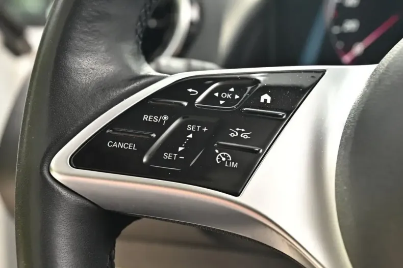 Mercedes-Benz GLB 220 din 2024 cu 37.200 km - oferta MER145566 - foto 6